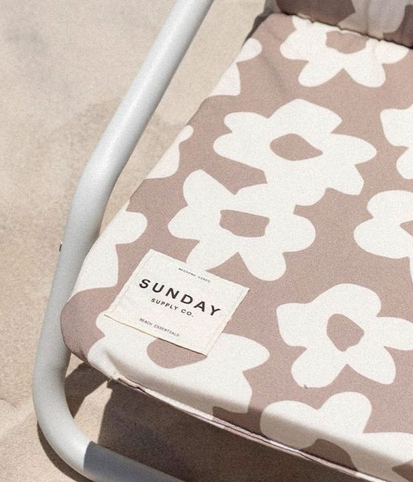 Husk Flower Beach Chair Set